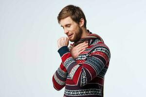 emocional hombre suéter salud problemas pañuelo gripe infección aislado antecedentes foto