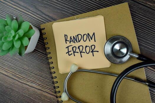 aleatorio error escribir en pegajoso notas aislado en de madera mesa. foto