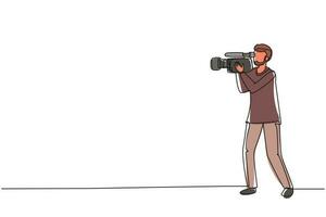 Continuous one line drawing professional camera operator holding big camera on shoulder. Arabian cameraman, reporter shooting TV content. Videographer job. Single line draw design vector illustration