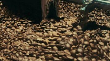 aromatisch Kaffee Bohnen im Braten Maschine video