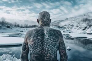 islandés hombre con su espalda cubierto en tatuajes fuera de en congelado invierno. ai generado foto