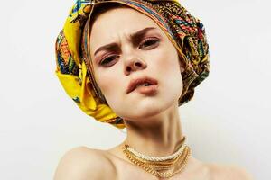 bonito mujer multicolor turbante decoración Moda etnia foto