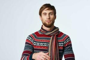 enfermo hombre suéter salud problemas gripe infección aislado antecedentes foto