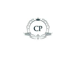 mínimo cp logo icono, creativo femenino corona cp ordenador personal letra logo imagen diseño vector