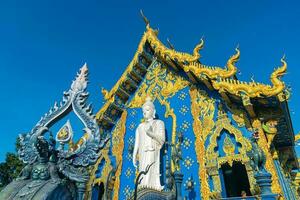 wat rong suea ten o templo azul foto