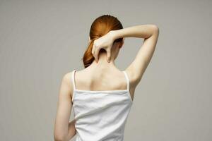 descontento mujer dolor en el cuello artritis crónico enfermedad estudio tratamiento foto