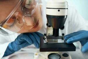 laboratorio microscopio ajuste biotecnología Ciencias investigación foto