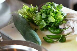 pepino, cilantro y verde pimientos foto