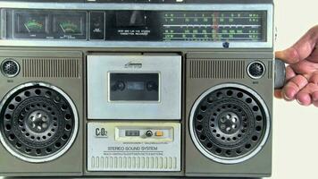 vecchio stereo Radio cassetta registratore Radio canale messa a punto con dita video