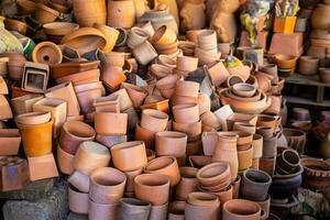 tradicional cerámica en el ciudad de ráquira. ciudad de ollas foto