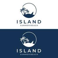 plantilla de logotipo creativo de vacaciones de verano en la playa con olas, palmeras y símbolos de tabla de surf en estilo retro.emblema,etiqueta, afiche,insignia. vector