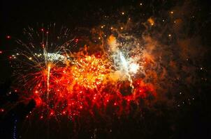 Fuegos artificiales en el cielo foto