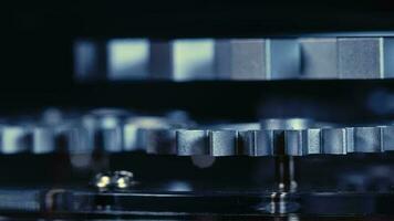 resumen mecánico torneado industrial reloj engranajes video