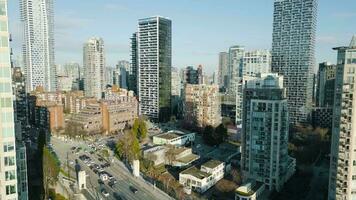 verbijsterend antenne visie Aan downtown van Vancouver, granville brug en false kreek video