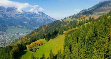 aérien vue de le magnifique l'automne Suisse nature, Suisse video