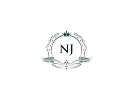 minimalista Nueva Jersey femenino logo inicial, lujo corona Nueva Jersey jn negocio logo diseño vector