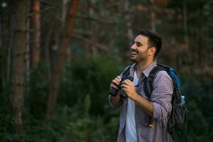 hombre gasto hora al aire libre foto