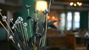 difuminar café antecedentes con flor en mesa video