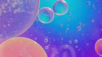 óleo bolha comovente em água conceito mínimo fundo, Pintura a óleo espaços com bolhas video