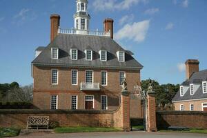 governor building Williamsburh Virgina historical houses photo