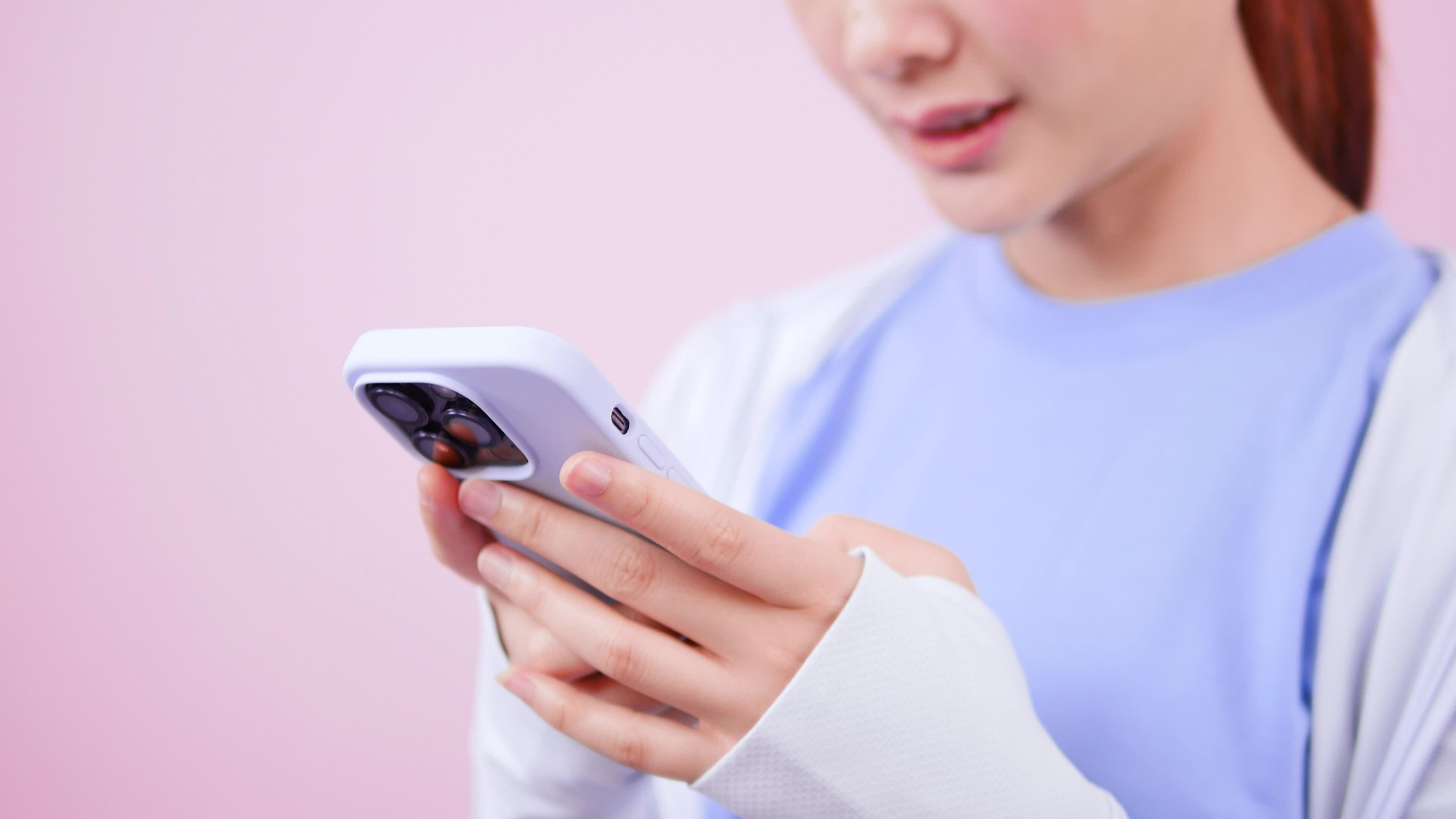 Woman Looking At Smartphone Screen At Home 23960727 Stock Video At Vecteezy woman-looking-at-smartphone-screen-at-home-23960727-stock-video-at-vecteezy