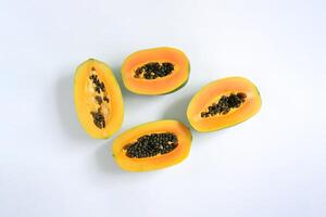 parte superior ver Fresco rebanado papaya frutas aislado en blanco antecedentes. ai generado foto