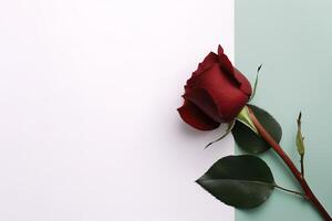 hermosa rojo Rosa como un símbolo de amor en pastel antecedentes. ai generado foto