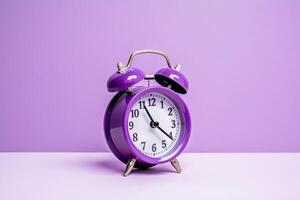 púrpura alarma reloj en un púrpura antecedentes. ai generado foto