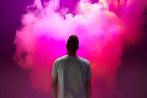 un hombre en pie en frente de un nube de fumar con neón luces. ai generado foto