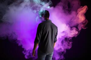 un hombre en pie en frente de un nube de fumar con neón luces. ai generado foto