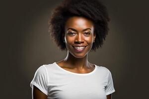 un joven adulto mujer con un alegre sonrisa, grueso afro pelo y individual estilo poses para un interior estudio disparo. ella mira directamente a el cámara, su dientes reluciente en felicidad. ai generado foto