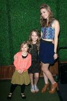 Jennie Garth's daughters Luca Bella Facinelli, Lola Ray Facinelli, Fiona Eve Facinelli photo