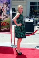 Leslie Mann arriving at the Shorts Premiere at Gaumans Chinese Theater in Hollywood CA on August 15 2009 2009 Kathy Hutchins Hutchins Photo