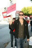 Sebastian Roche Soap Opera AFTRA Actors Support Writers Guild of America Strike CBS Television City December 17 2007 Los Angeles CA 2007 Kathy Hutchins Hutchins Photo