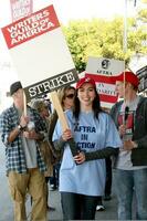 Eden Riegel Soap Opera AFTRA Actors Support Writers Guild of America Strike CBS Television City December 17 2007 Los Angeles CA 2007 Kathy Hutchins Hutchins Photo