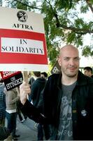 Graham Shiels Soap Opera AFTRA Actors Support Writers Guild of America Strike CBS Television City December 17 2007 Los Angeles CA 2007 Kathy Hutchins Hutchins Photo