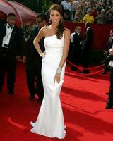 Shannon Elizabeth Primetime Emmys 2005 Shrine Auditorium Los Angeles CA September 18 2005 2005 Kathy Hutchins Hutchins Photo