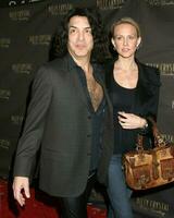 Paul Stanley and date Wilshire Theater 700 Sundays LA Play Opening Los Angeles CA January 12 2006 2006 Kathy Hutchins Hutchins Photo