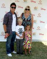 Dan and DeeDee Cortese and Family arriving at A Time For Heroes Celebrity Carnival benefiting the Elizabeth Glaser Pediatrics AIDS Foundation at the Wadsworth Theater Grounds in Westwood , CA on June 7, 2009 photo