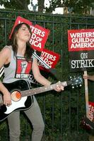 KT Tunstall performs on the picket line supporting striking WGA Writers Outside the Disney Studios Burbank CA November 14 2007 2007 Kathy Hutchins Hutchins Photo