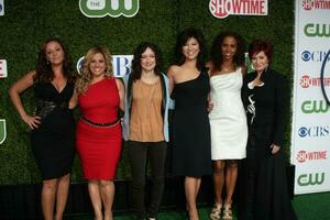 ert, julie chen, lea remini, marissa jaret Winokur, Sara gilipollas Robinson pipí, y sharon osbourne - el hablar emitir foto