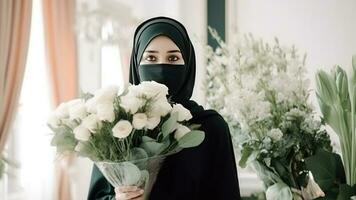 retrato de árabe hembra florista vistiendo máscara y participación hermosa blanco rosas ramo de flores en su comercio, generativo ai. foto