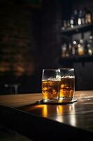 frío whisky o Ron lentes con condensación en de madera mesa. borroso interior de pub a el antecedentes. generativo ai. foto