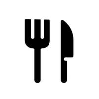 tenedor y cuchillo negro glifo ui icono. restaurante signo. cuchillería. servir arriba mesa. usuario interfaz diseño. silueta símbolo en blanco espacio. sólido pictograma para web, móvil. aislado vector ilustración