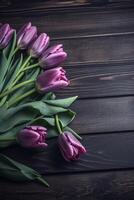 hermosa púrpura tulipanes en contra oscuro madera antecedentes ai generado foto