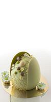 3d hacer de aceituna verde flores decoraive huevo y Copiar espacio. Pascua de Resurrección concepto. foto