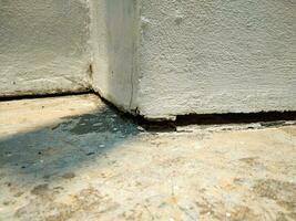 cracked concrete building  Land subsidence, earthquake, non-standard construction photo