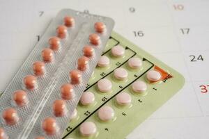 el embarazo prueba para hembra en calendario, ovulación día. foto