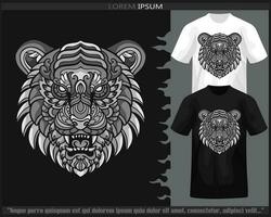 monocromo color Tigre cabeza mandala letras aislado en negro y blanco t camisa. vector