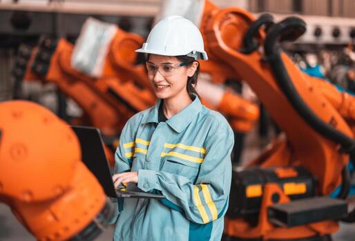 robótico ingeniero conducta regular mantenimiento por inspeccionando, pruebas, y corriendo software prueba a garantizar robot permanecer en estándar condición.grabación, informes dañado, incompleto artículos a supervisor foto